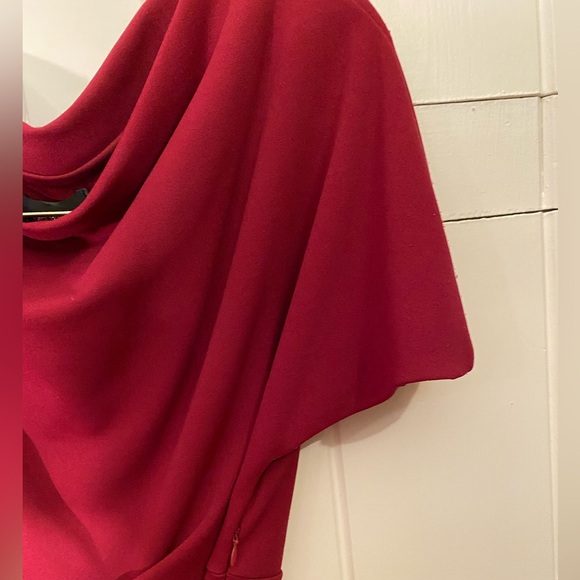 Alexia Amdor Women's Olivia Draped Sheath Dress. Crimson, Knee Length. Size S. - Picture 4 of 10